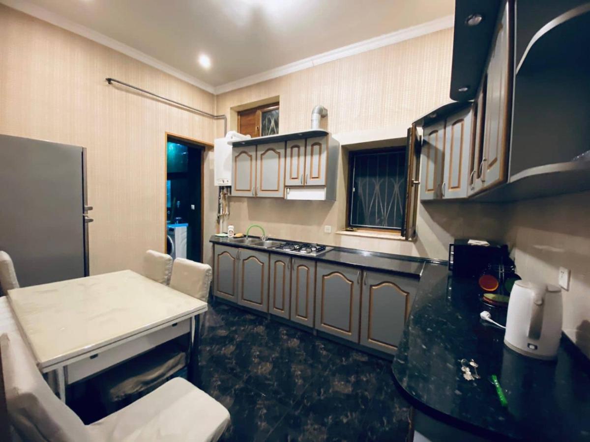 Barnaba Apartment Tbilisi Bagian luar foto