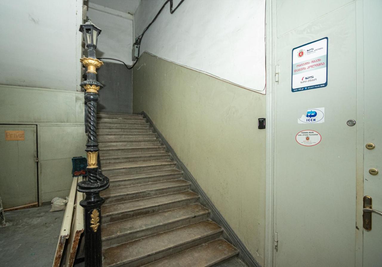 Barnaba Apartment Tbilisi Bagian luar foto