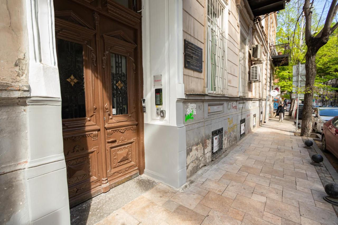 Barnaba Apartment Tbilisi Bagian luar foto