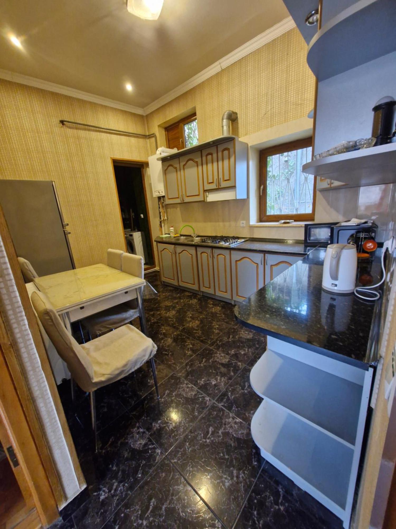 Barnaba Apartment Tbilisi Bagian luar foto