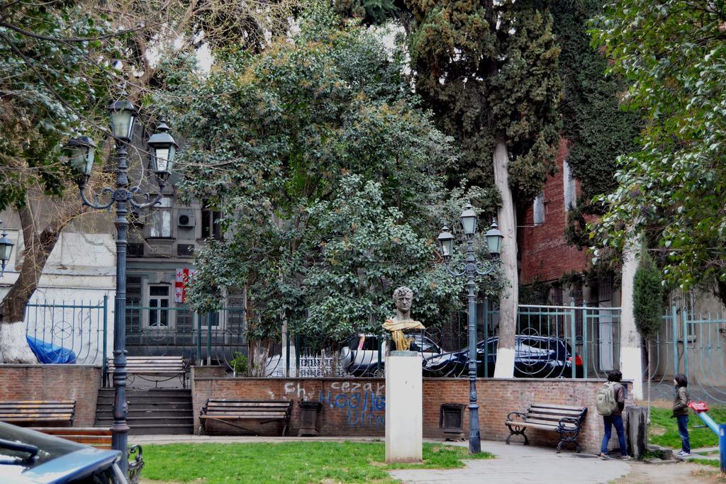 Barnaba Apartment Tbilisi Bagian luar foto
